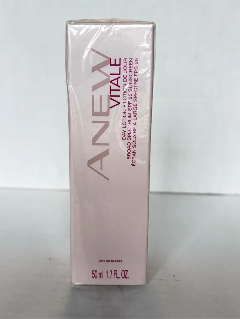 NIB Discontinued Avon Anew Vitale Day Lotion 1.7 oz SPF 25 Moisturizer Face - Picture 2 of 10